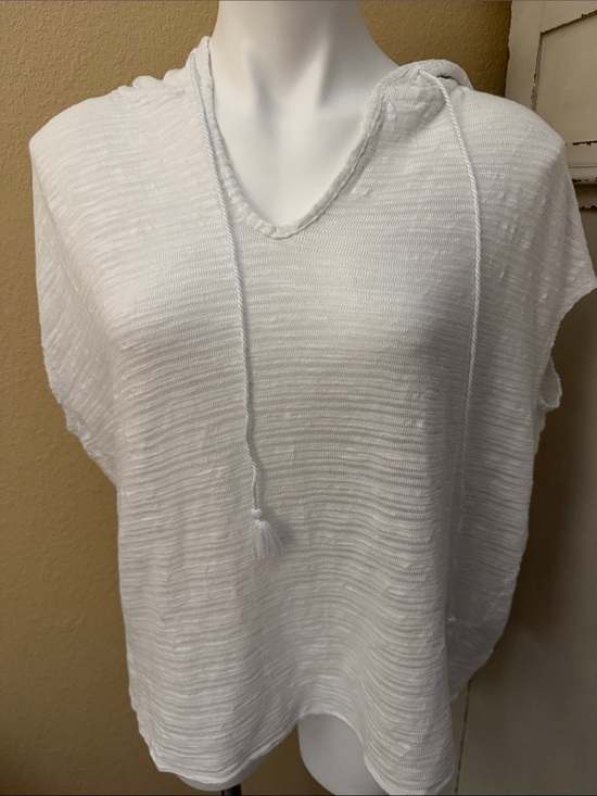 Vince Camuto Tops - Vince Camuto White Hooded Short-Sleeve Sweatshirt